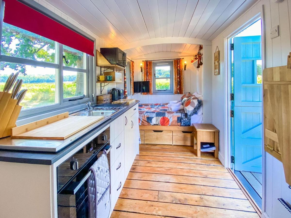 The Hideaway Hut - 1 Bed Shepherds Hut - 헤리퍼드 외부 사진