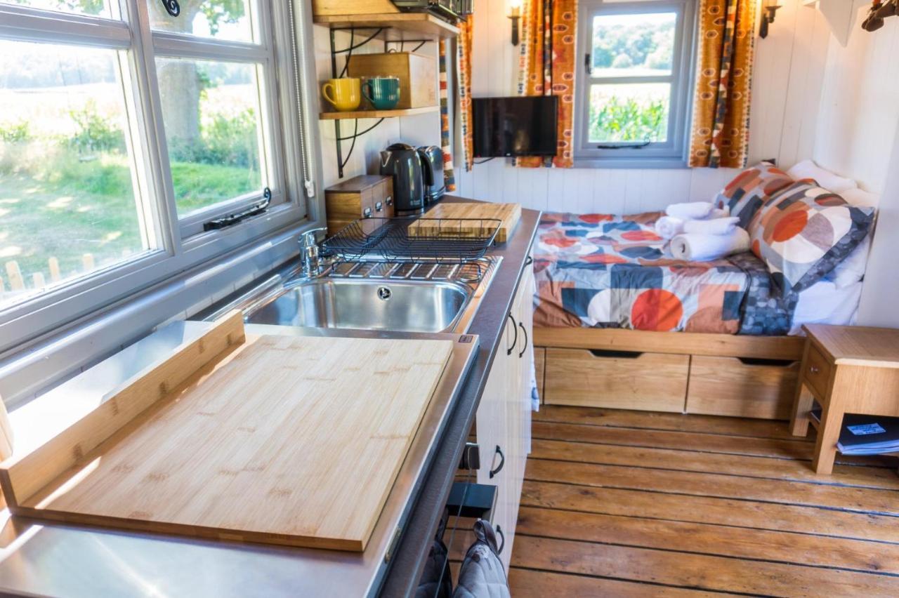 The Hideaway Hut - 1 Bed Shepherds Hut - 헤리퍼드 외부 사진