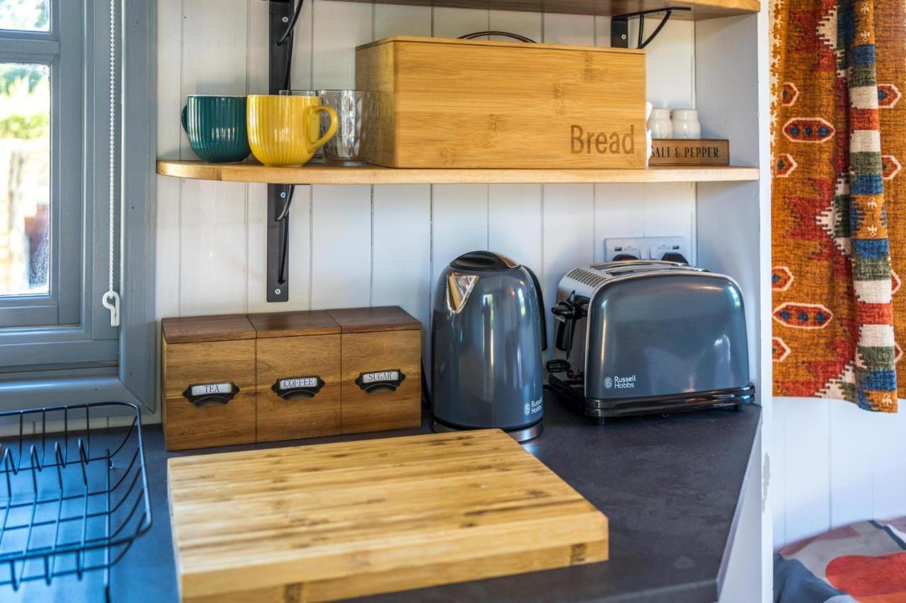 The Hideaway Hut - 1 Bed Shepherds Hut - 헤리퍼드 외부 사진