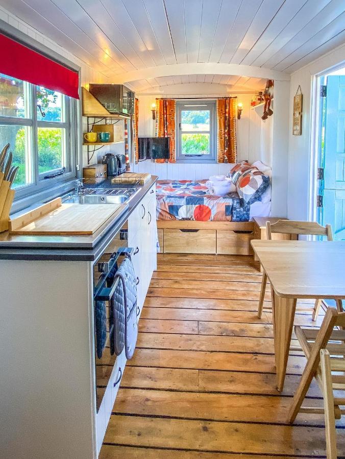 The Hideaway Hut - 1 Bed Shepherds Hut - 헤리퍼드 외부 사진