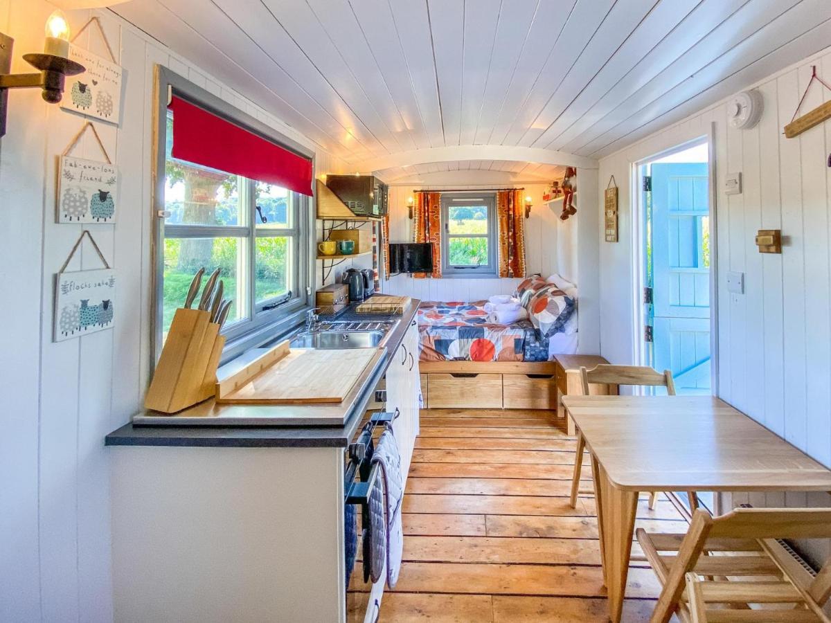 The Hideaway Hut - 1 Bed Shepherds Hut - 헤리퍼드 외부 사진